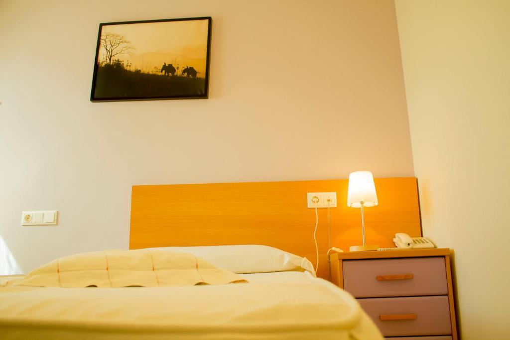 Hotel Restaurante Caracho Corella Chambre photo